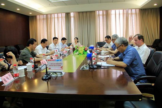 正滲透膜開(kāi)創者梅納赫姆·伊利米勒院士到(dào)訪華南(nán)理(lǐ)工(gōng)