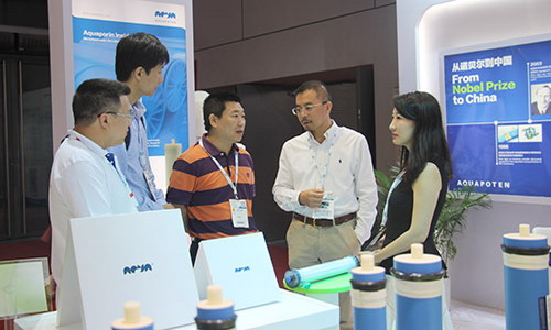 博通(tōng)水(shuǐ)通(tōng)道(dào)蛋白(bái)膜實現產品商業化(huà)在終端凈水(shuǐ)器(qì)中應用(yòng) 博通(tōng)水(shuǐ)通(tōng)道(dào)蛋白(bái)膜實現產品商業化(huà)在終端凈水(shuǐ)器(qì)中應用(yòng)